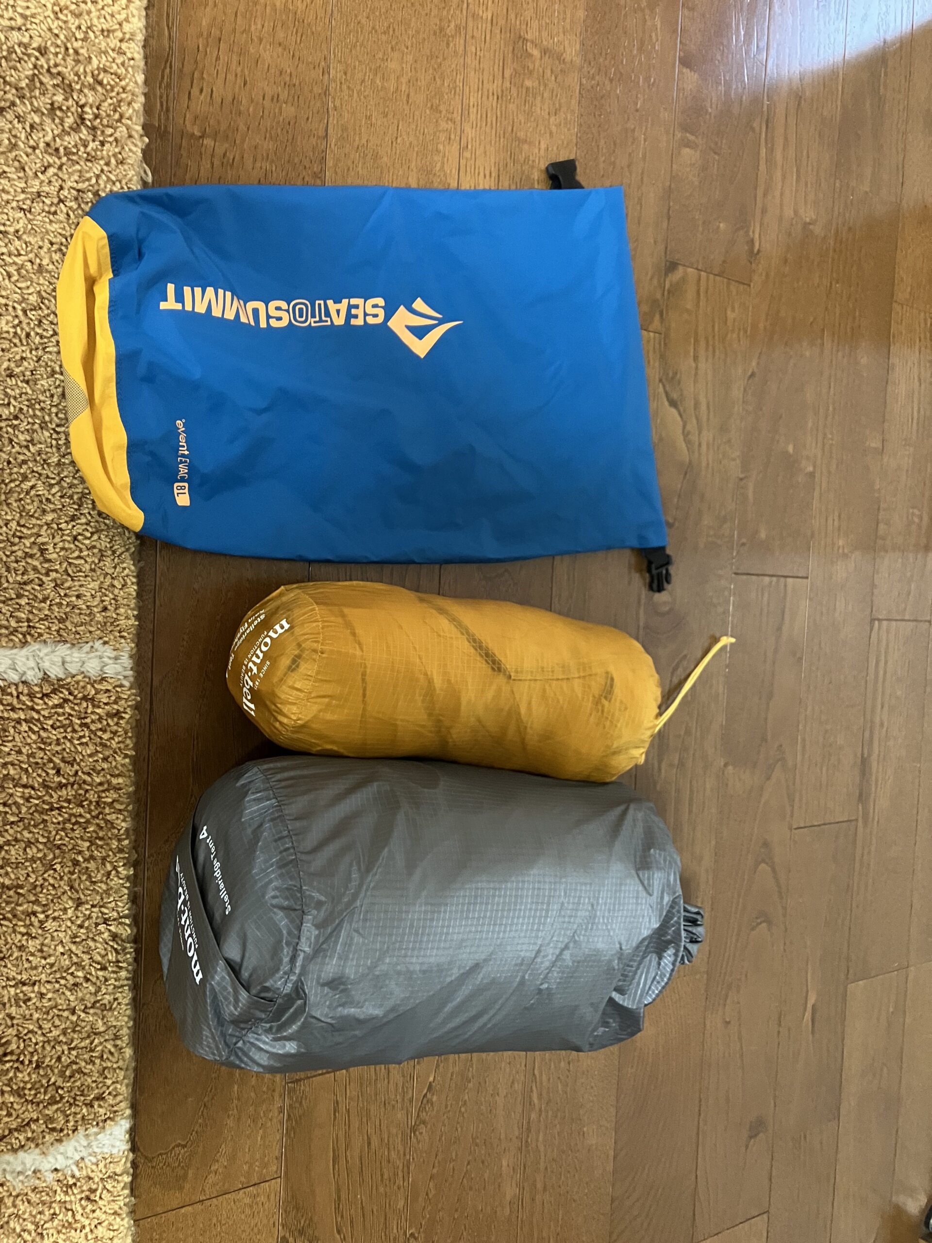 Evacドライバッグ 8L 上部の様子